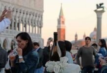 Veneza estuda proibir porte de bebidas alcoólicas nas ruas Veneza estuda proibir porte de bebidas alcoólicas nas ruas (Foto: Reprodução)