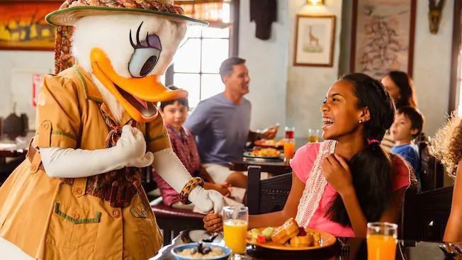 Restaurantes com personagens na Disney