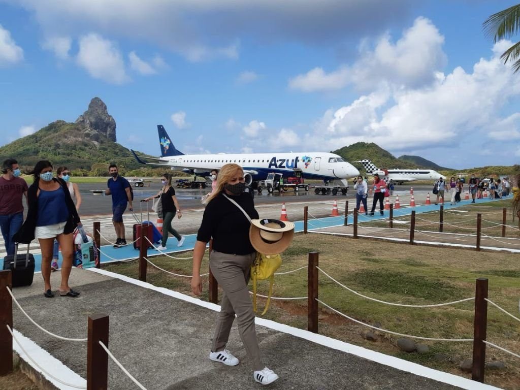 A principal regra para entrar em Noronha é a obrigatoriedade da realização do teste RT-PCR (Foto: Georgia Kyrillos)