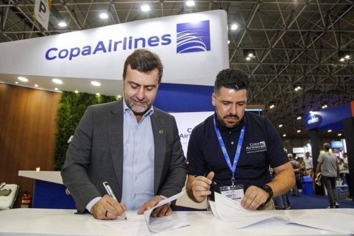 Marcelo Freixo, Presidente da Embratur e Raphael de Lucca, Country Manager da Copa Airlines no Brasil