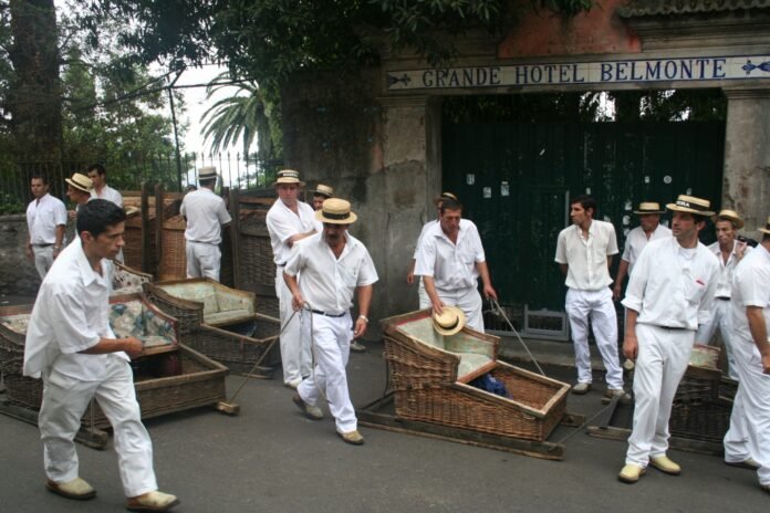 Tradicionais carros de cesto (Foto: Turismo da Madeira)