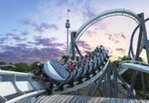 SeaWorld Orlando inaugura montanha-russa Penguin Trek Nova montanha-russa Penguin Trek é inaugurada no SeaWorld Orlando dia 7 de julho