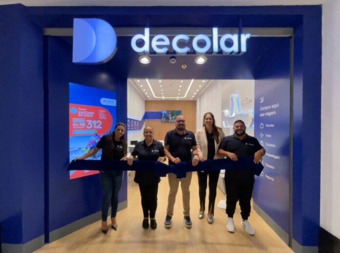 Equipe Decolar na inauguração da loja no Shopping Recife, em Boa Viagem (Foto: Divulgação)