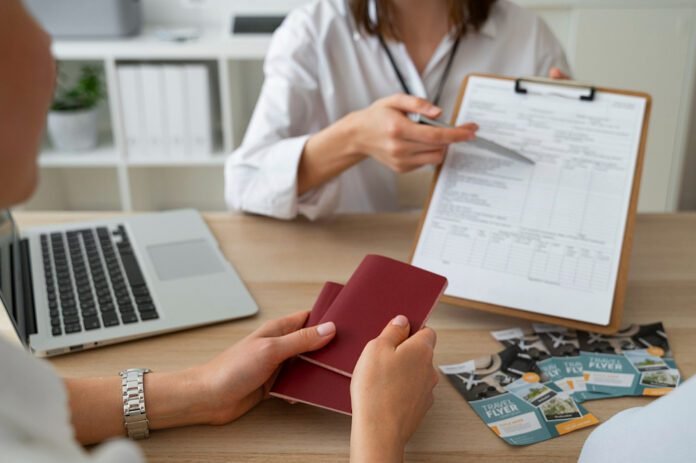 Seguro viagem nacional é esquecido por 77% dos brasileiros, e isso pode virar dor de cabeça nas férias (Foto: Freepik) Seguro viagem nacional é esquecido por 77% dos brasileiros, e isso pode virar dor de cabeça nas férias (Foto: Freepik)
