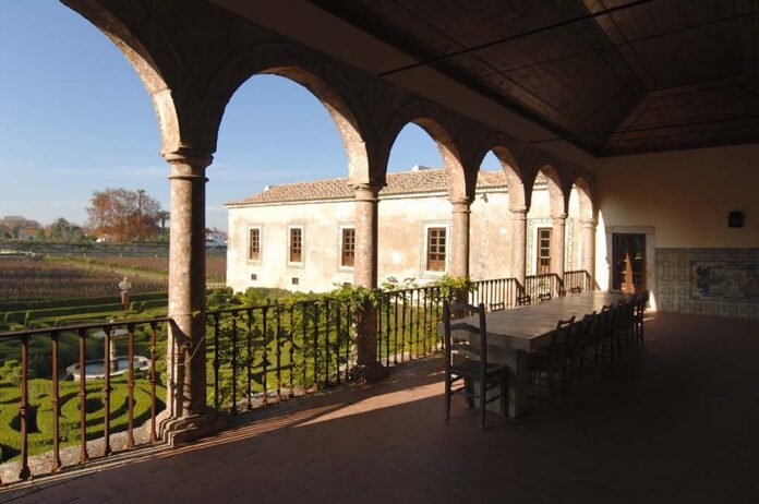 Visitantes vivenciam tradição e modernidade na Rota de Vinhos da Península de Setúbal (Foto: Divulgação/Vinhos de Setúbal) Visitantes vivenciam tradição e modernidade na Rota de Vinhos da Península de Setúbal (Foto: Divulgação/Vinhos de Setúbal)