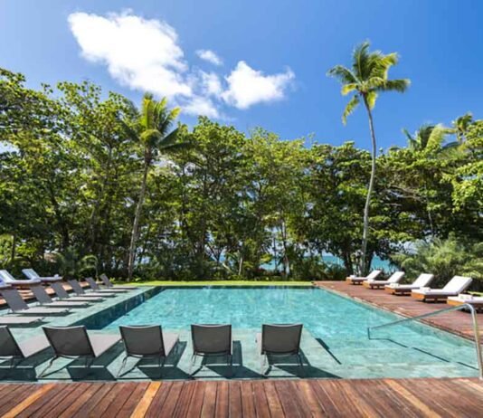 Tivoli lança Cyber Sale 2025 e destaca rotas de turismo no país Piscina do Anantara Spa no Tivoli Ecoresort Praia do Forte (Foto: Eduardo Moody)