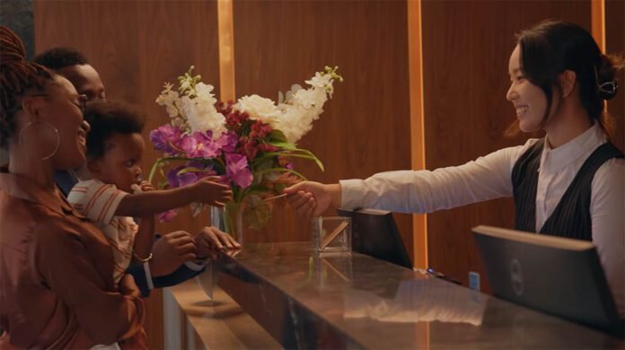 Check-in digital será obrigatório em hotéis a partir de segunda (Foto: Reprodução/YouTube)