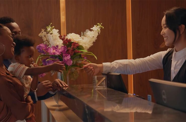 Check-in digital será obrigatório em hotéis a partir de segunda (Foto: Reprodução/YouTube)