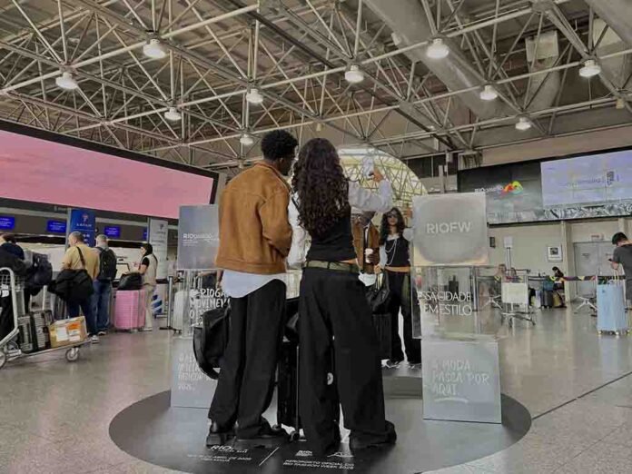 RIOgaleão recebe Rio Fashion Week 2026 no terminal doméstico (Foto: Divulgação)
