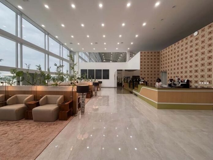 Espaço premium da TAAG fica no Aeroporto Internacional Dr. António Agostinho Neto (Foto: Divulgação)