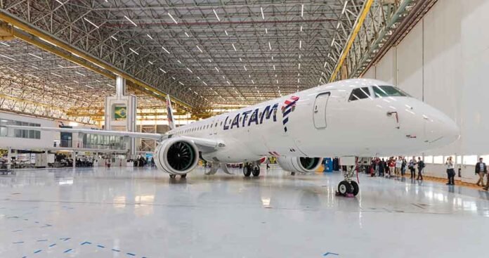 LATAM apresenta primeiro Embraer E195-E2 em São José dos Campos (Foto: ASA/LATAM)