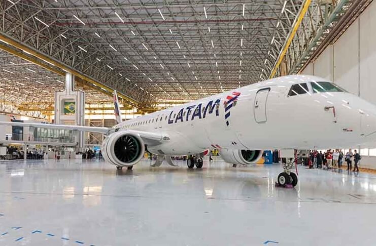LATAM apresenta primeiro Embraer E195-E2 em São José dos Campos (Foto: ASA/LATAM)