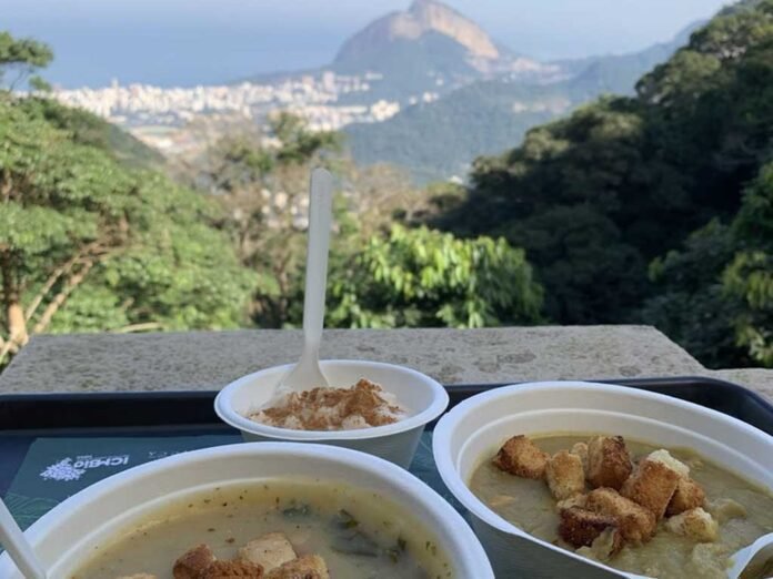Bar Paineiras promove roda de samba gratuita no Corcovado (Foto: Divulgação) Bar Paineiras promove roda de samba gratuita no Corcovado (Foto: Divulgação)