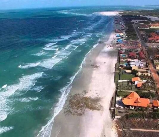 Salinópolis reúne praias e estrutura para famílias no Pará Salinópolis amplia turismo familiar no Pará com praias, gastronomia regional, ilhas e estrutura voltada para várias gerações (Foto: Divulgação)