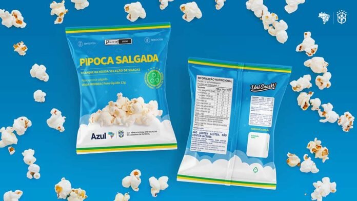 Azul começou a distribuir pipoca salgada em voos selecionados (Foto: Divulgação)