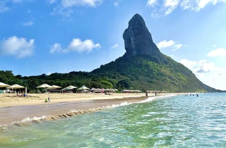 Fernando de Noronha reúne praias preservadas e biodiversidade marinha (Foto: Visite Noronha)