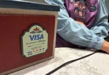 Disneyland Paris e Visa renovam terminais de pagamento em seus parques Disneyland Paris começa a instalar novos terminais de pagamento em seus dois parques (Foto: Divulgação/Disneyland Paris)