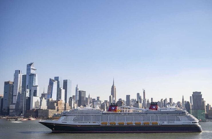 Disney Cruise Line terá novos itinerários no outono de 2027 e na primavera de 2028 (Foto: Divulgação)